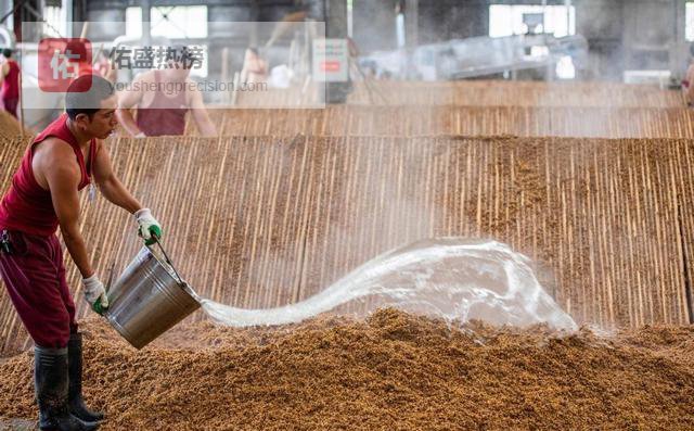 茅台成本几十块卖近两千，差价不是酒香是面子税！