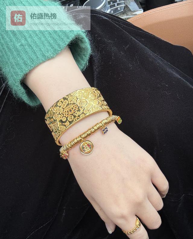 爆！年轻人戴手链攒钱？真相是金店工费偷走你一半存款