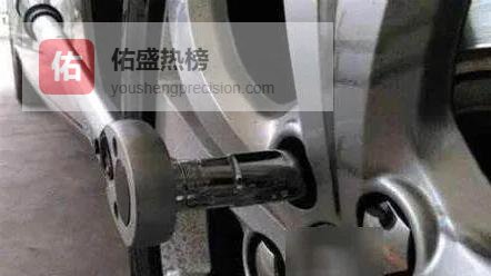 3分钟学会安全换胎：从松螺栓到救急结束全流程