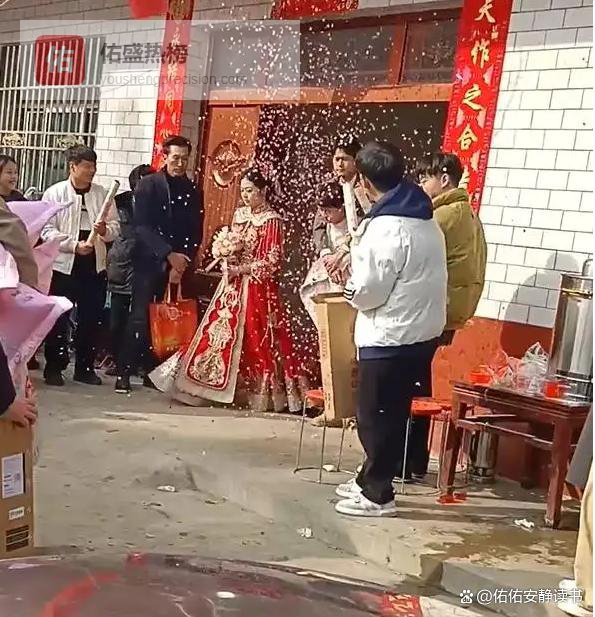 陕西男子“出嫁”引热议：上门女婿的尊严与现实抉择