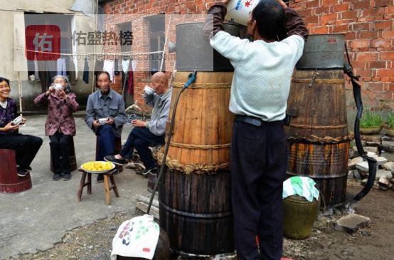 农村自酿酒为何从“香饽饽”变成“烫手山芋”