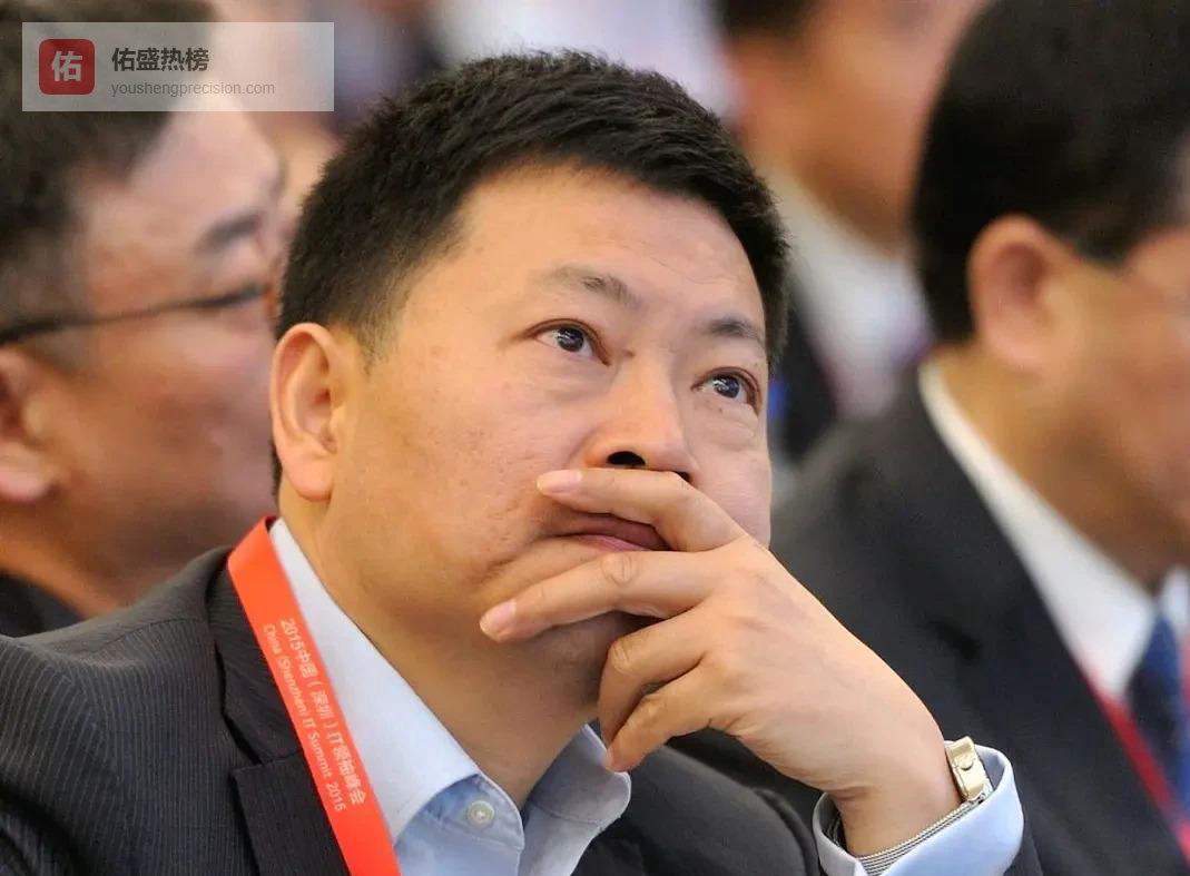 雷军与余承东的“镀银玻璃之争”背后：一场关于信号、防晒与用户体验的科技罗生门，谁在说谎？