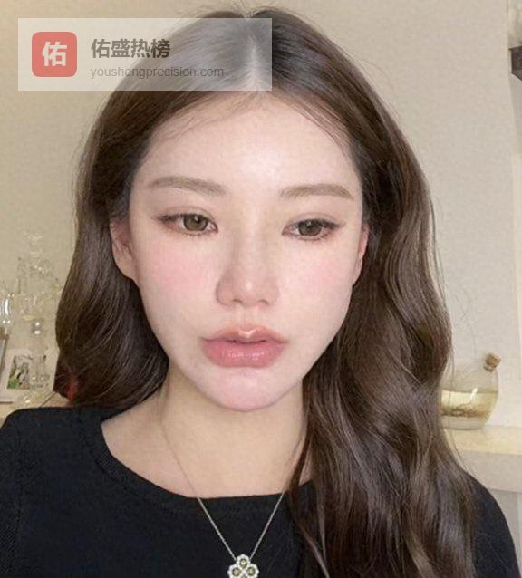 马筱梅深夜直播，透露汪小菲已为宝宝取好名字，将陪她住月子中心