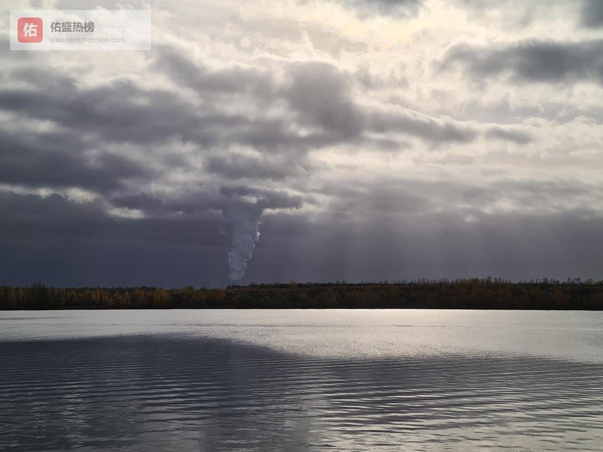 骤降18℃！河南雨雪中的众生相：谁在风雪里“裸泳”？