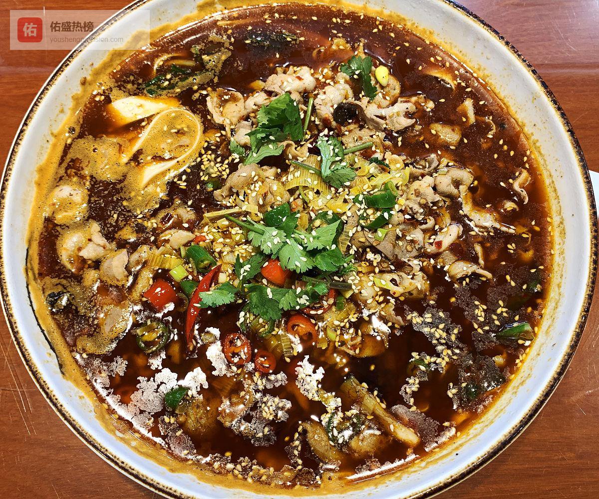 水煮肉片惊现纸巾：从“你咋呼啥”看餐饮危机公关