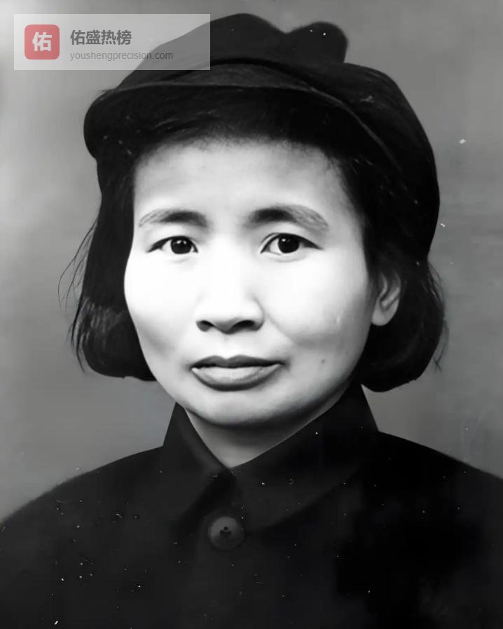 1960年冬，内务部长钱瑛率队在甘肃戈壁滩迷了路，司机跟着一缕青烟拐进荒沟，没想到这一拐，竟救下了快要断气的六百条命