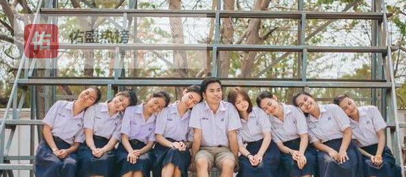 从日漫滤镜到岭南街景：我穿过的校服与未到的freestyle