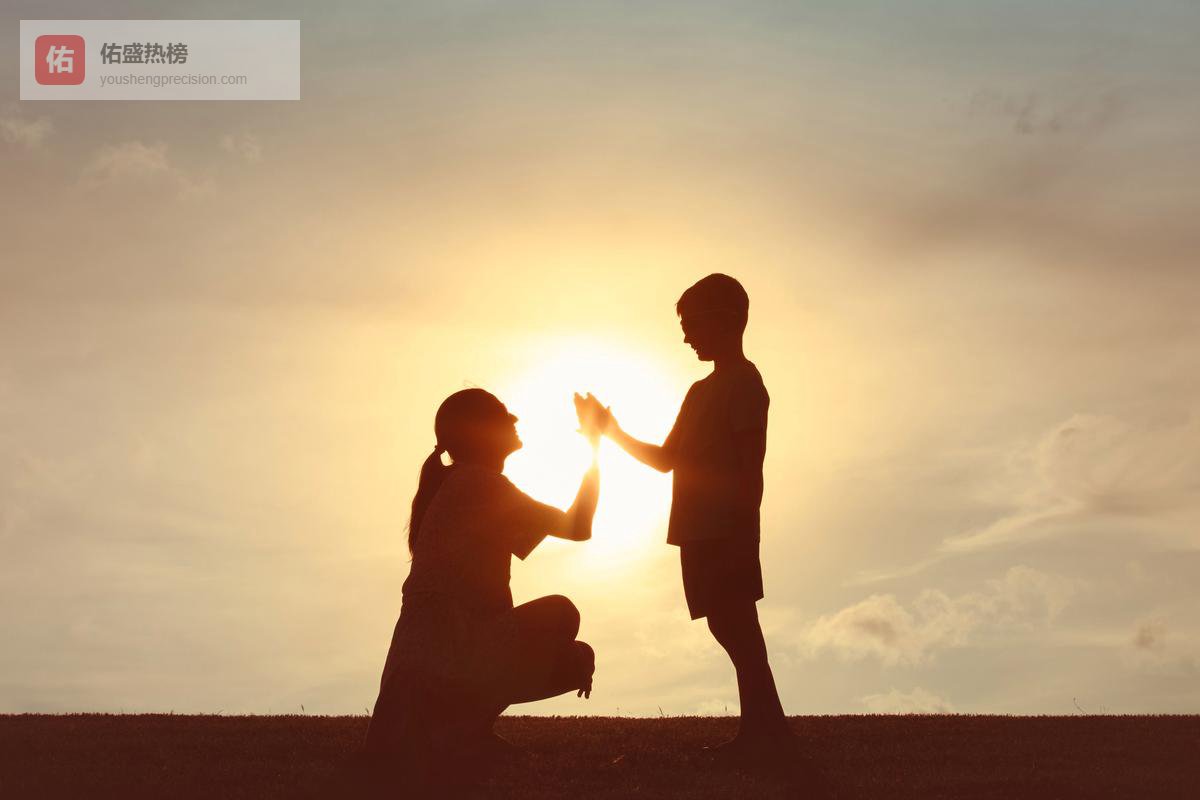 那碗永远等不到人的腊八粥，广州中学倡议背后的陪伴经济学