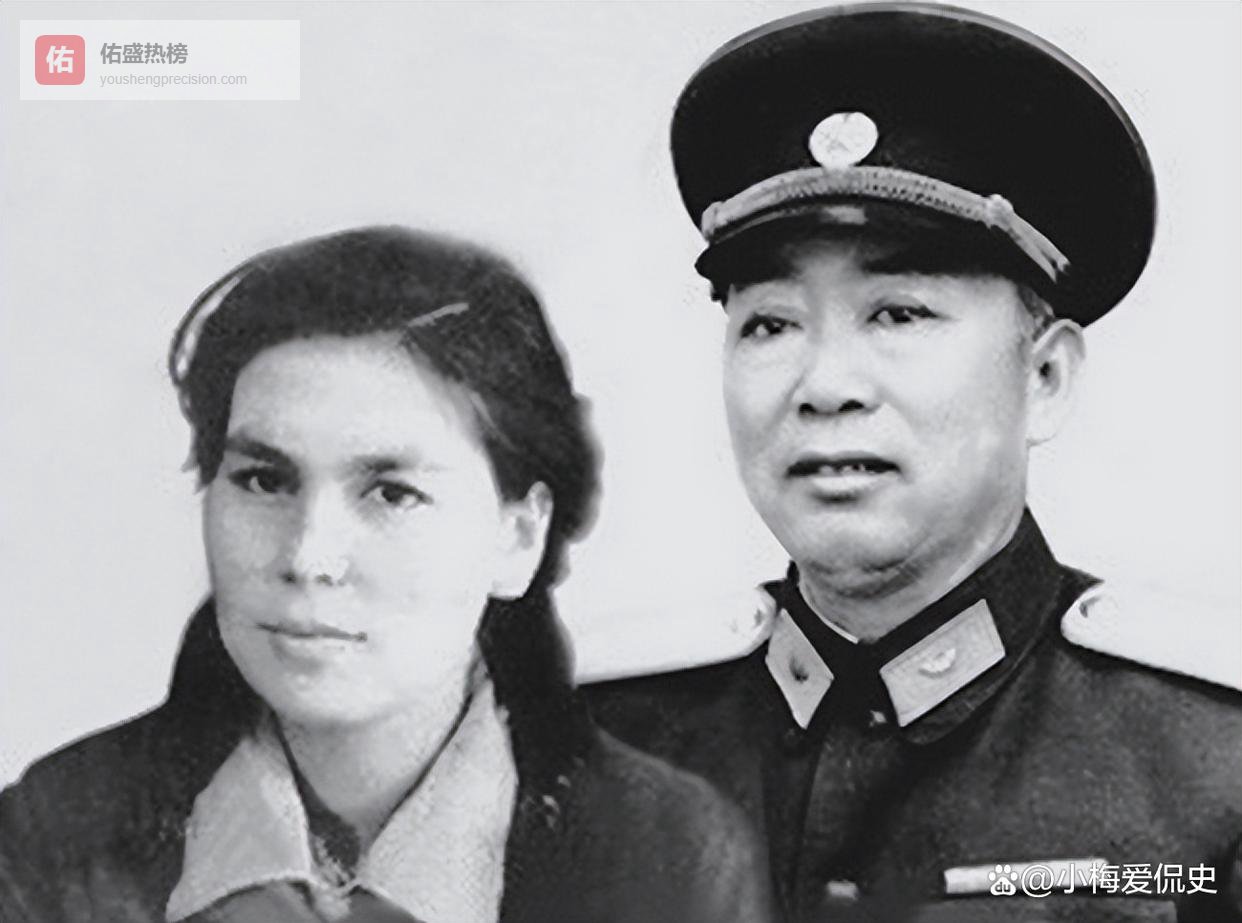 1955年授衔仪式，空军司令刘亚楼只得上将引争议，有人说他资历战功够大将，但授衔后他打的第一通电话内容，让所有人沉默了