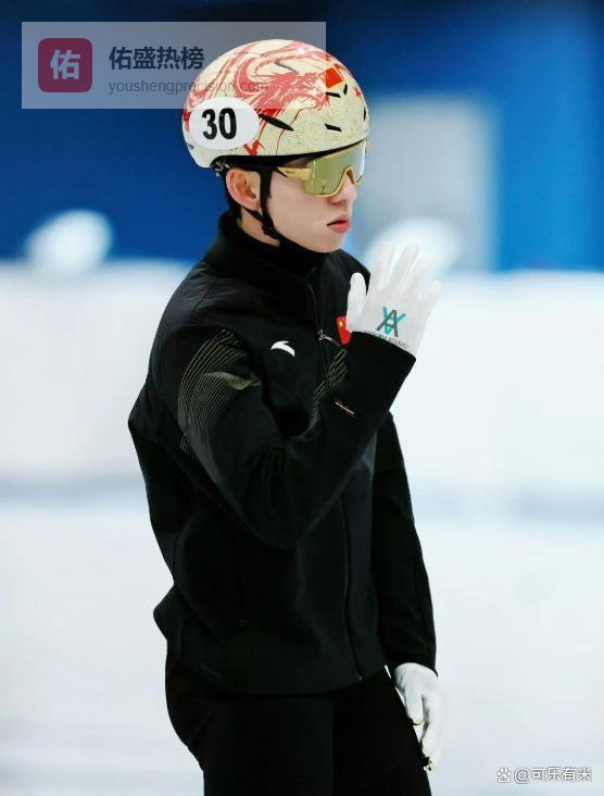 林孝埈摔倒后不敢抬头，队友却冲上来紧紧拥抱，八年前被韩国网暴弃用，如今在中国重获信任与归属