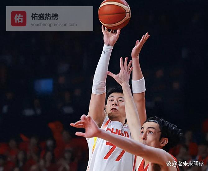 中国男篮15分大逆转！张镇麟0分正负值最低，他到底怎么了？