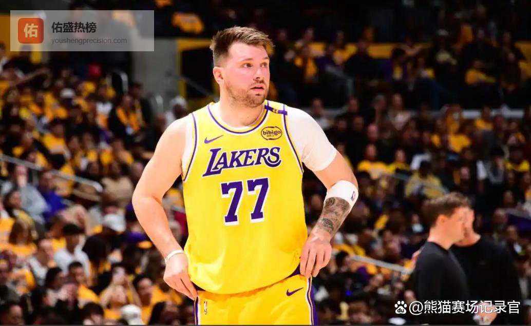 联盟招牌球星卢卡·东契奇伤情引爆关注，NBA球员工会迅速提交正式投诉，联盟也随即计划与骑士队管理层召开紧急会议整改球队场馆隐患