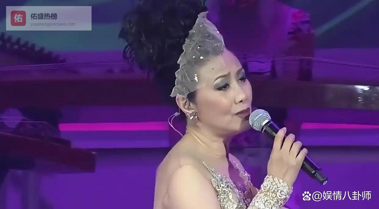 78岁登台步履蹒跚仍开唱！是“捞金”还是真心回馈粉丝引争议