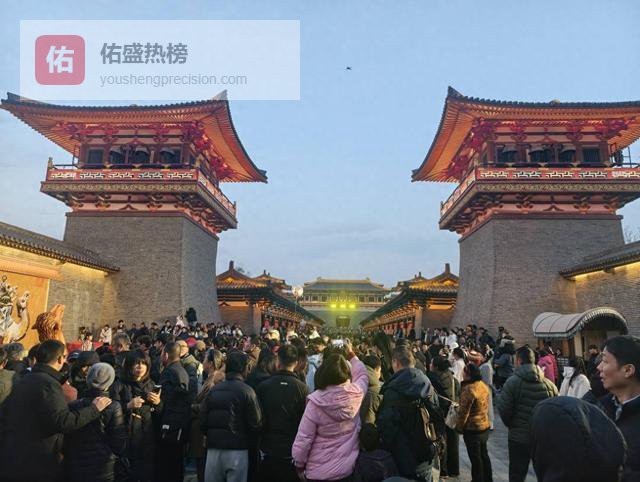 新春走基层｜“在这儿，不穿古装才奇怪！”我在襄阳当“古人”