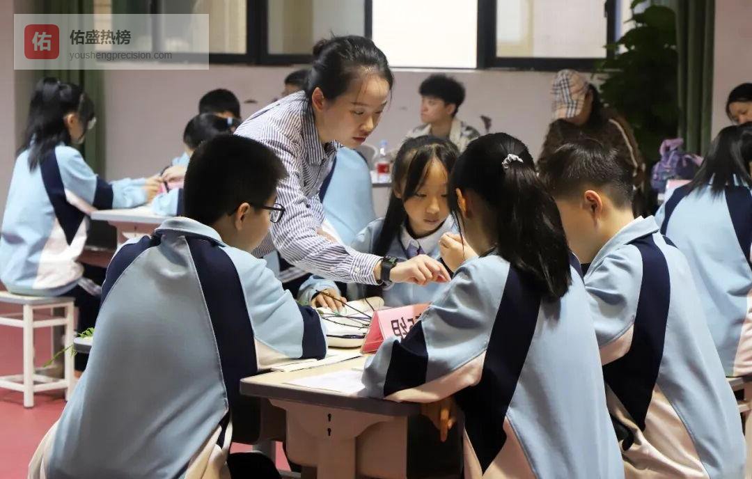 九龙坡区“行知杯”生物赛课：把课堂还给学生，让思维拔节生长