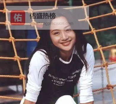 从替补演员到央视一姐：曹颖的逆风翻盘手册