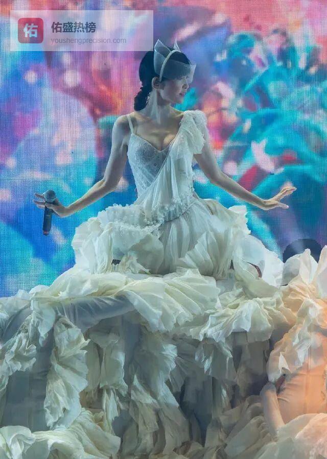 52岁周慧敏：玉女掌门的不老传说