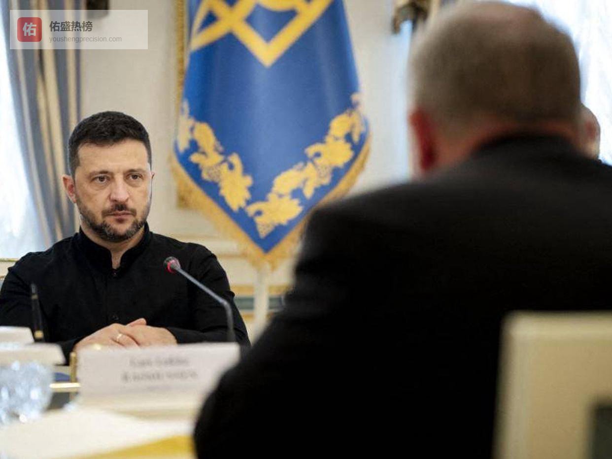 突发！60岁防线崩溃？乌总统令允许合同服役，人口危机引全球担忧，引发热议