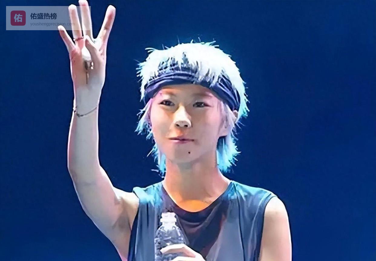 窦靖童：我母亲财源滚滚，但贫困潦倒的父亲，成为我心头的难题