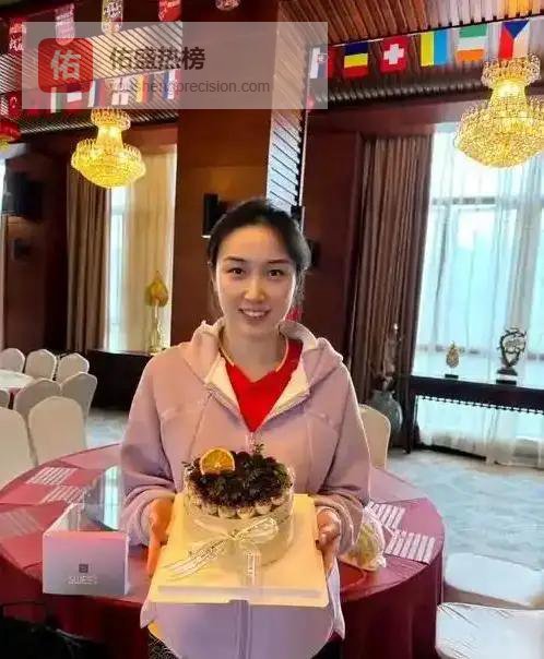 亚洲杯后女单排名更新！孙颖莎10125分稳坐第一，00后黑马陈熠杀入前八，新婚国手跌出前50惹热议