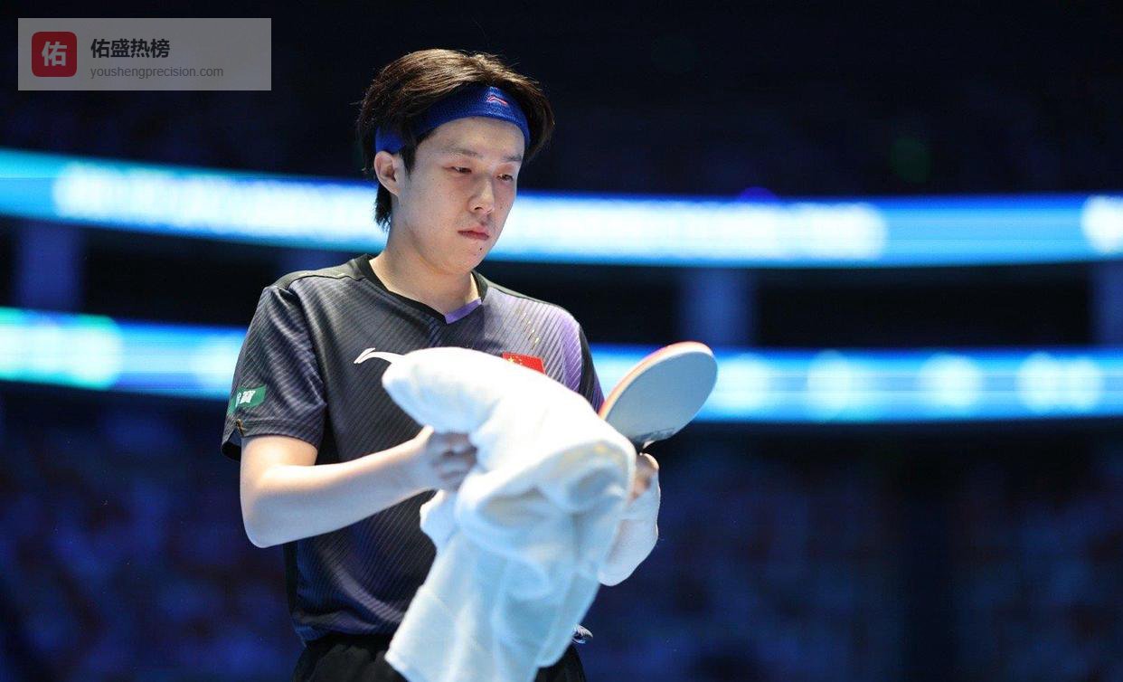 王楚钦三连胜晋级！教练孙逊一句话直击内心，赛后快速离场有原因