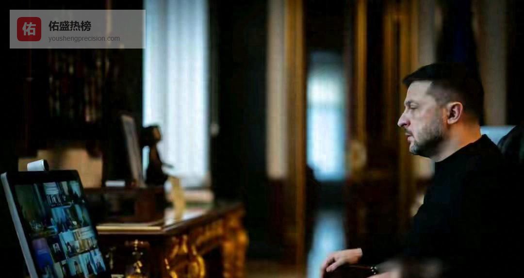 俄军“感谢”马斯克助力，乌军第17特种部队军列遭精确打击，整支部队被全歼