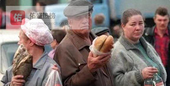 毛主席对赫氏把美国捧上天不以为意_他不想想，美国人能变吗？