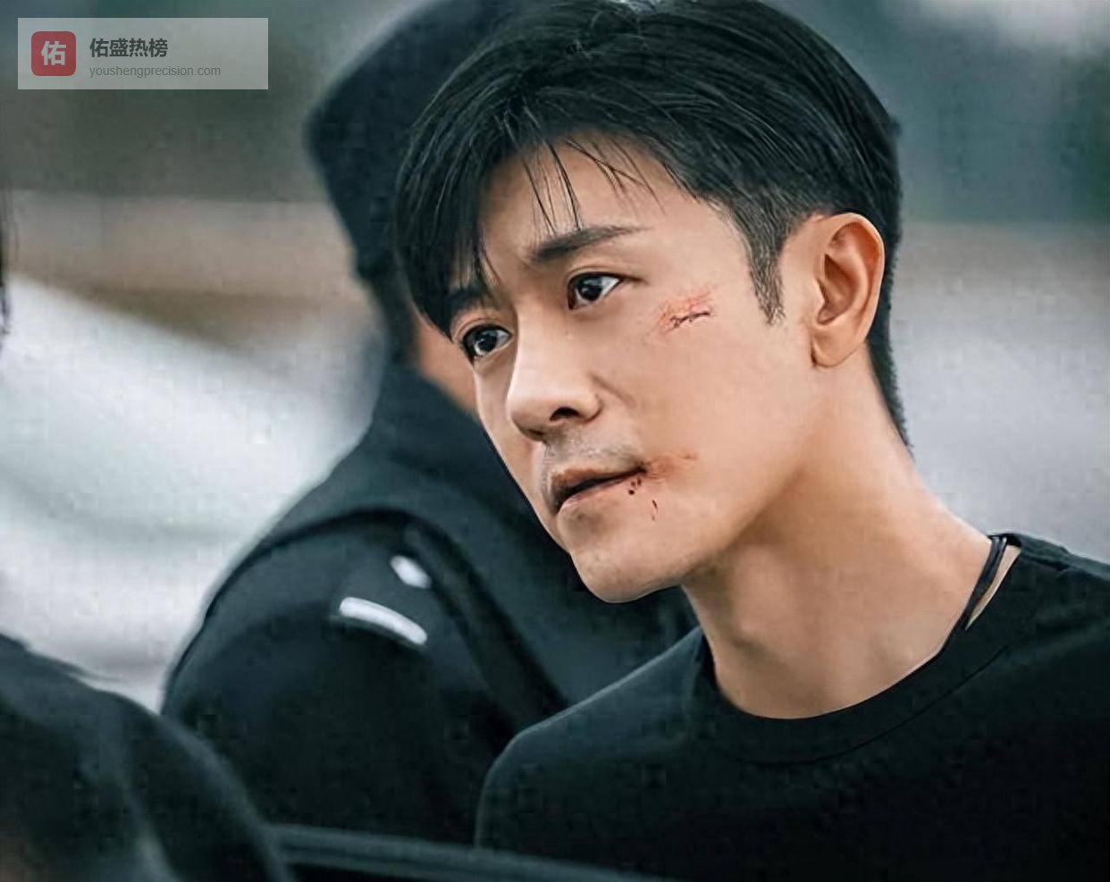 生母为导演，干妈亦是导演，二十年未红他，却因改名结婚后走红