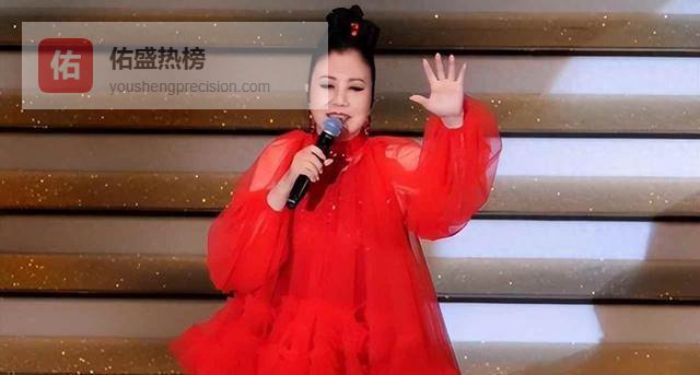 她还能征服舞台？78岁汪明荃上海两小时唱三十首