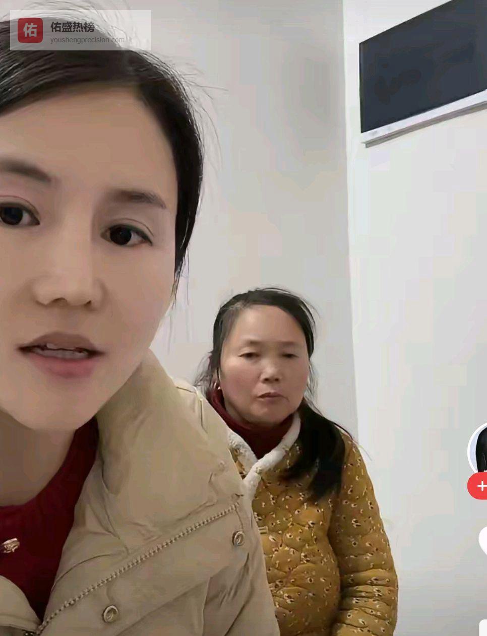 河南姑娘今日乔迁出租屋，和家人吃火锅庆祝，外公外婆屋子破败