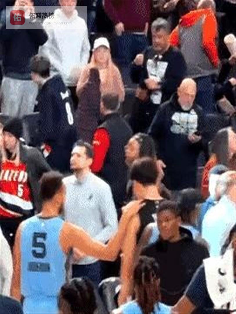 李凯尔赛后拉住杨瀚森只问一句“在NBA打球开心吗”，这句话背后藏着多少中国球员的辛酸与坚持？