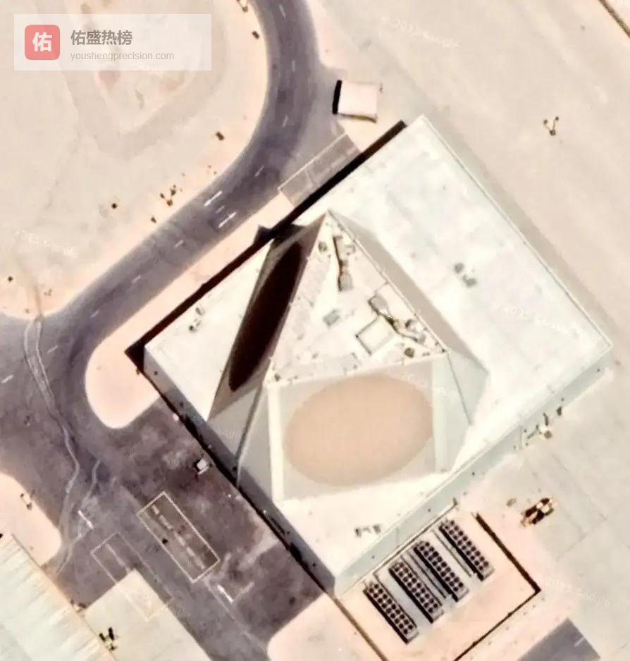 美军瞒不住了！炸航母基地，炸11亿美元雷达，几十万吨燃油被引燃