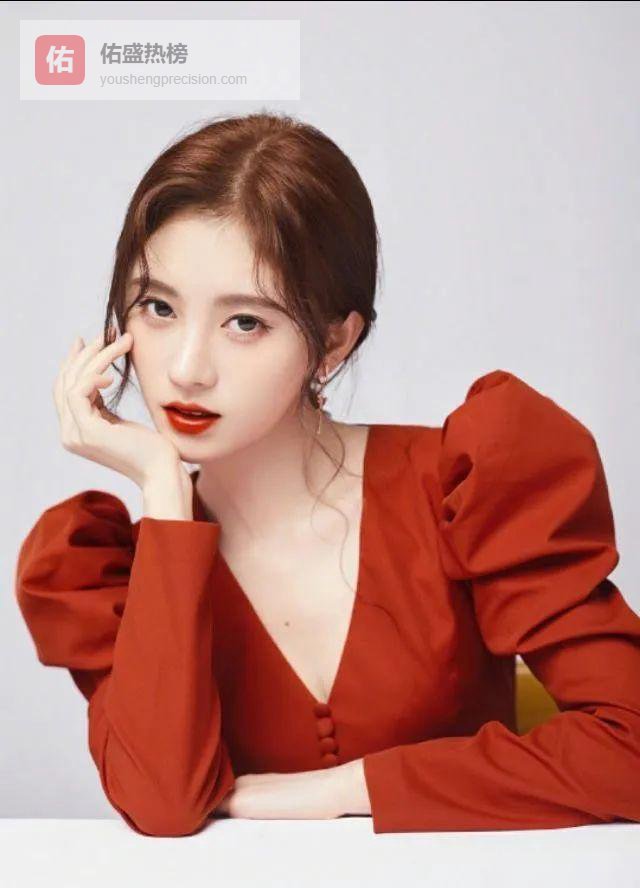 甜妹对决高妹：鞠婧祎VS关晓彤，谁才是你的心动标准？