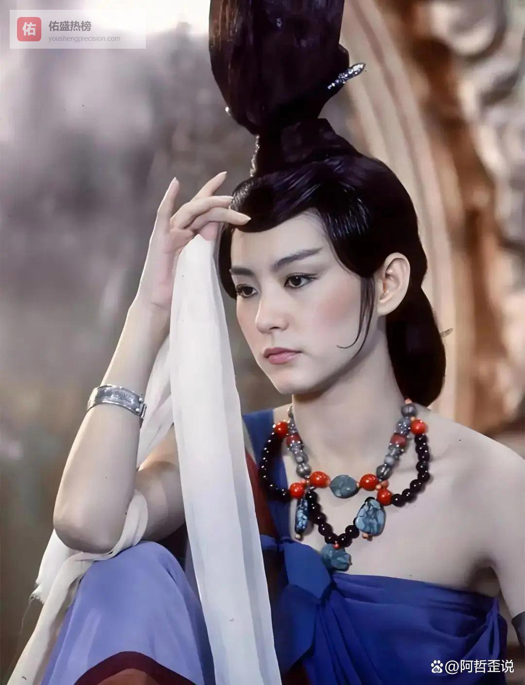 撕碎玉女标签！林青霞解开搭扣的0.1秒，砸碎了内娱30年的“假清纯”遮羞布