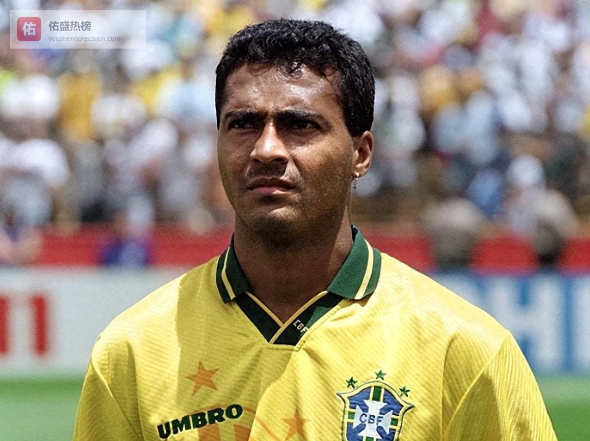 60岁罗马里奥赤膊上阵，沙滩排球秀出“运动员级”身材