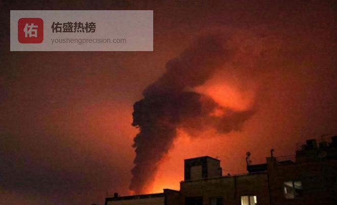 美以正在把伊朗往绝路逼！地狱景象出现：天上下黑雨，地上走火蛇