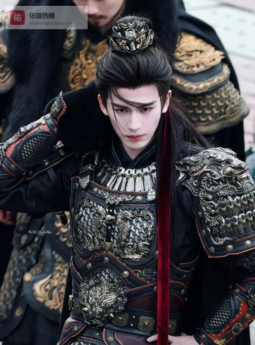 男配别选太惊艳，逐玉47岁男配角一出场，男主可以打酱油了