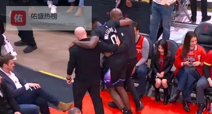 干起来了！0分0板0助1驱逐！又是伊森！他母亲比他还狠