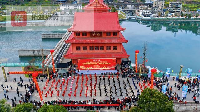 够燃够旺！四川广元旺苍元宵非遗科技双盛宴引万人空巷