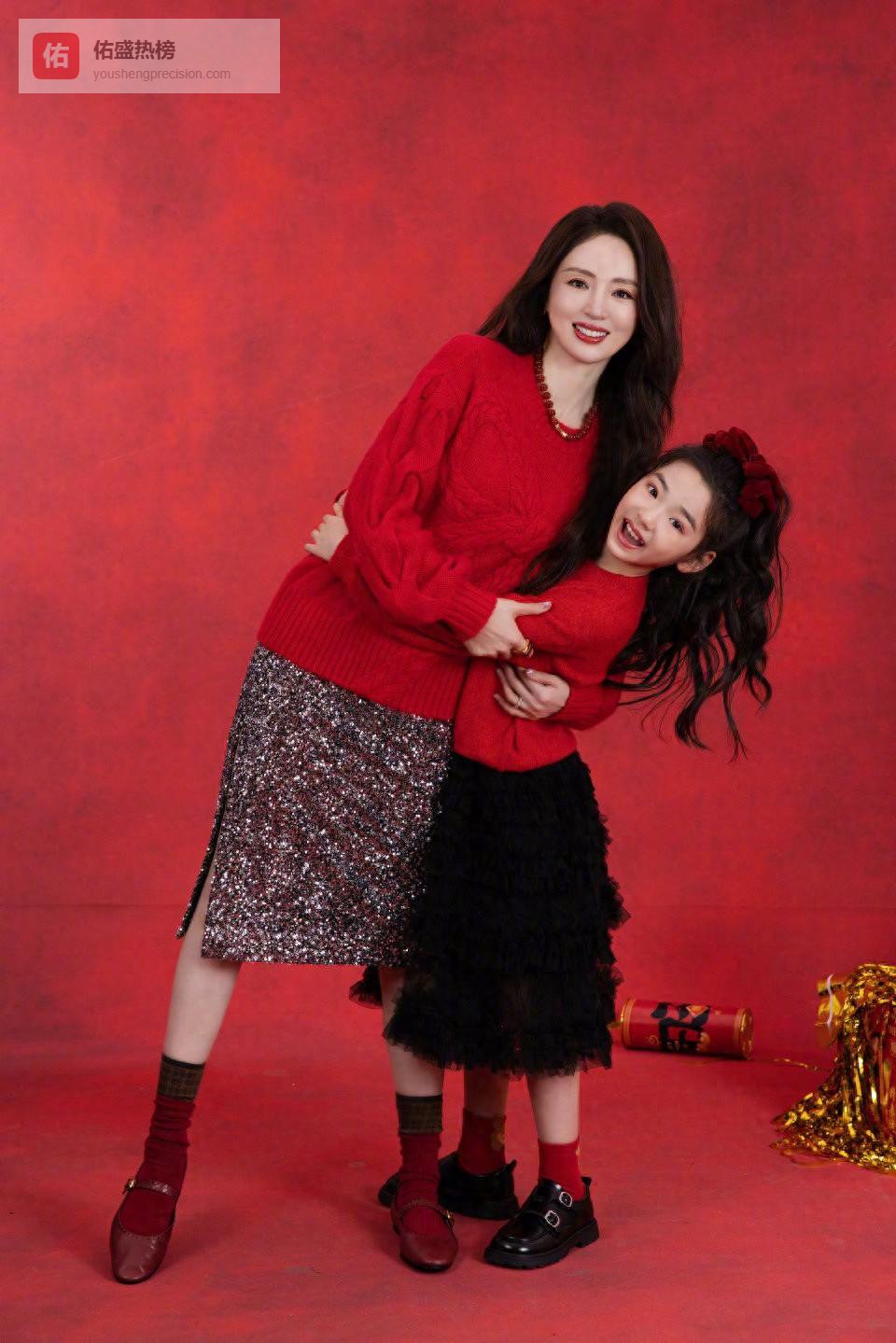 董璇北京豪宅宴客！整墙手办价值百万，二婚丈夫张维伊竟不见踪影