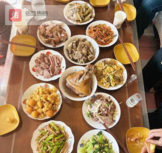 一只“丑”肘子刷屏：5000万阅读背后的家乡味