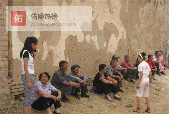 推开就进的农家院：串门“实在”背后的人情与边界