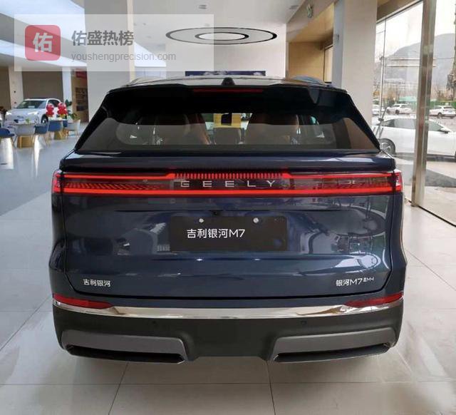普通车主拍到新车实车照，吉利悄悄改写15万级SUV规则
