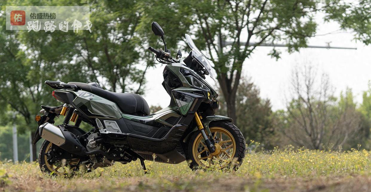 15800元机甲ADV踏板来袭！三業赛博250实测，2026年竞品都卷疯了