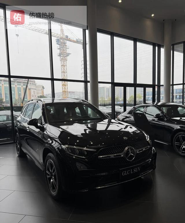 40万豪车安全带装反？奔驰这波操作把脸丢尽了