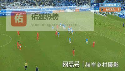 中超教练飞踹座椅染红遭罚，冲动代价近10万