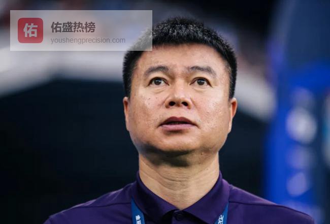 上场60秒就丢球！队长评分仅3.0，主帅于根伟被骂“人情世故”，一场3比2打脸所有质疑者