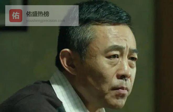 抛弃糟糠妻娶小娇妻，57岁侯勇被前妻甩在身后