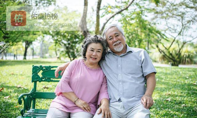 58岁单身女相亲同居，早晨尴尬连连，老人再婚到底难在哪里？