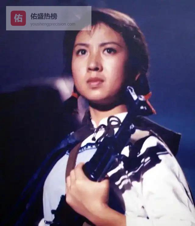 陈强拍桌怒吼抢人，谢晋连夜盯人十分钟，李秀明逆袭成影后，这波